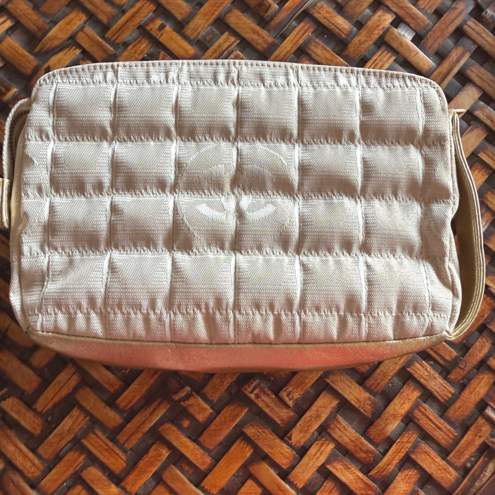 Chanel 2000s Gold Quilted Cosmetic Pouch Handbag Clutch Vintage Glam Os Y2k
